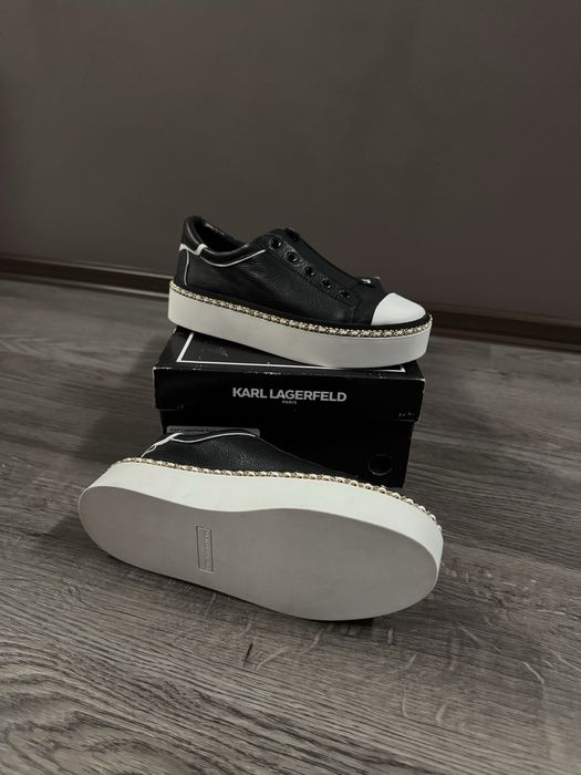 Karl Lagerfeld мокасини лофери кросівки жіночі