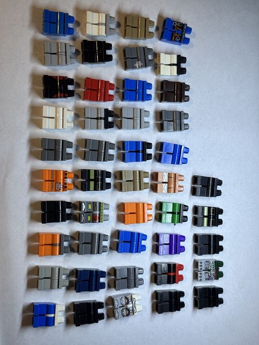 LEGO cześci - nogi
