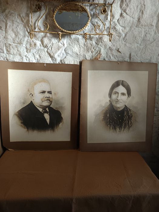 Duas Fotografias vintage,em papel cartonado.Reputado,Fotografo:A.A.Ser