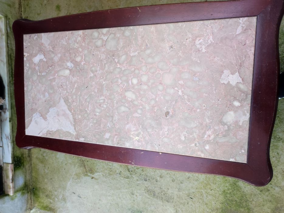 Vendo mesa sala de estar muito antiga e bonita