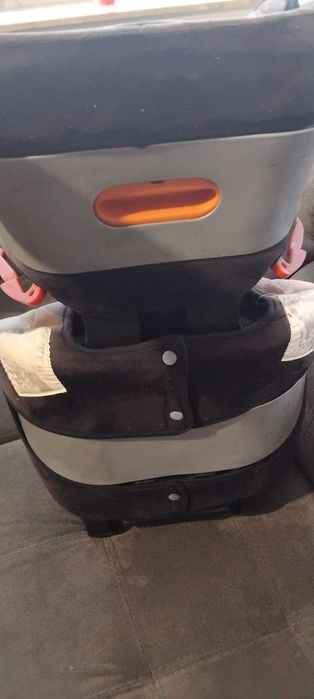 Fotelik samochodowy cybex solution bez isofix używany.