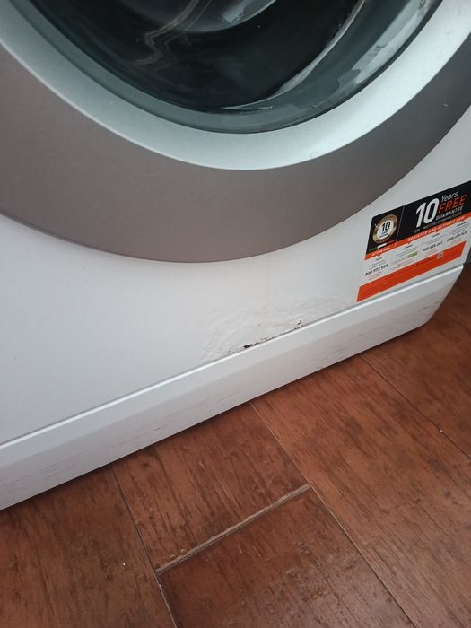 Máquina de Lavar Roupa Indesit Innex 9kg 1200rpm Inverter – A Funcionar