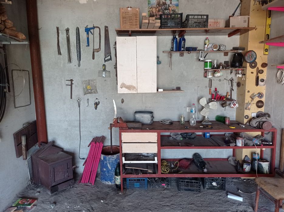 Продам гараж в пгт Сергеевка