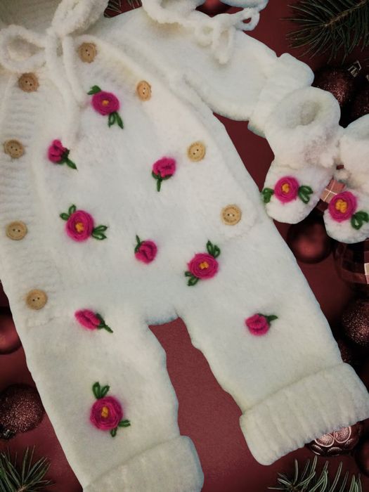 В'язаний теплий  комплект,комбінезон, для немовлят 0-9 місяців