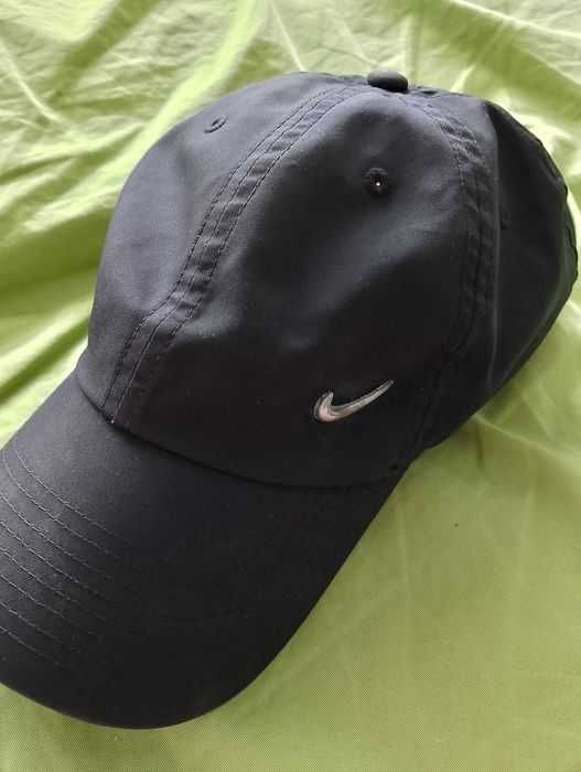 NIKE. Czapka z daszkiem damska