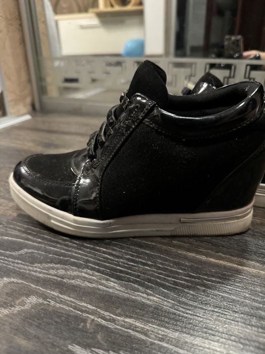 Продам сникерсы