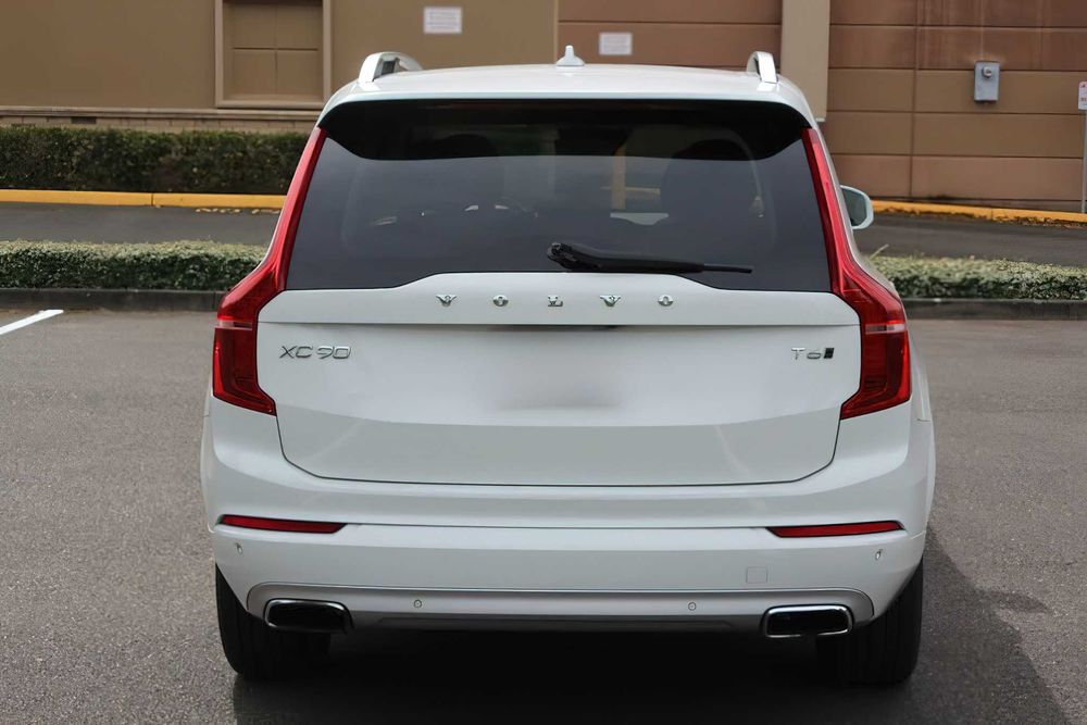 Volvo XC90      2017