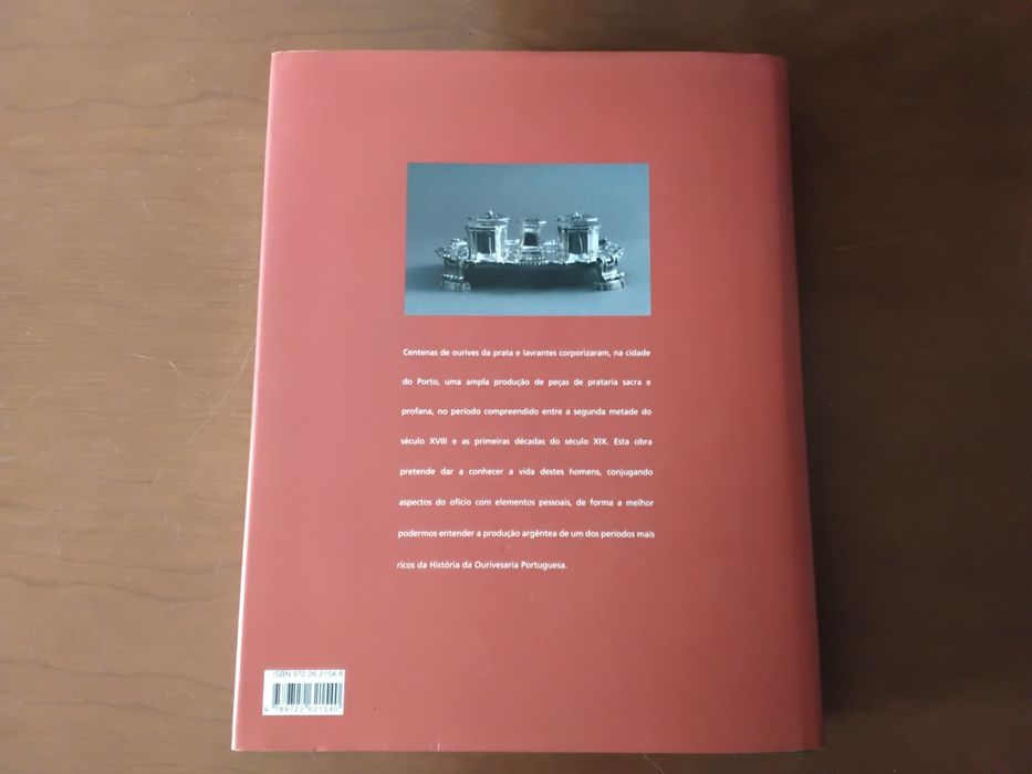 Livro sobre prata ourives e lavrantes do  Porto