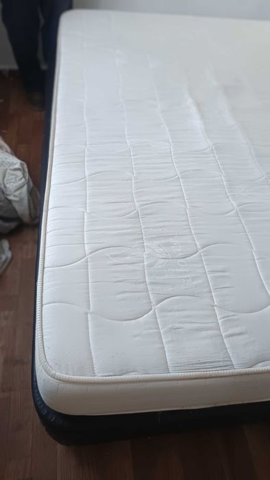 Sommier de casal com colchão