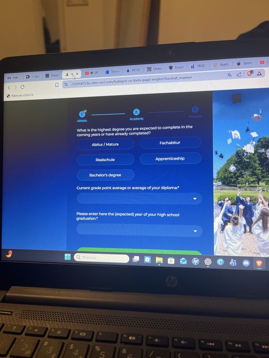 Mesa de jantar , com 4 cadeiras e em perfeito estado