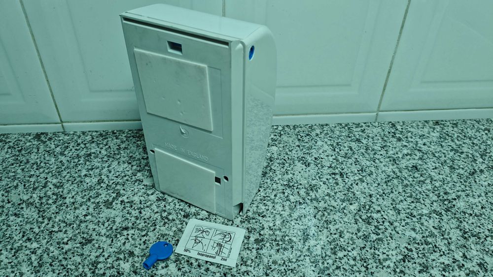 Dispensador de Sabonete / Desinfetante de Parede DEB – NOVO / NUNCA USADO