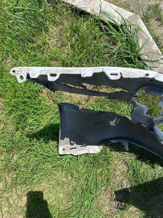 Бампер передній Peugeot 3008