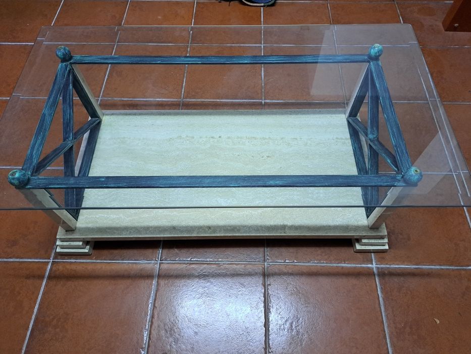 Mesa de centro em mármore