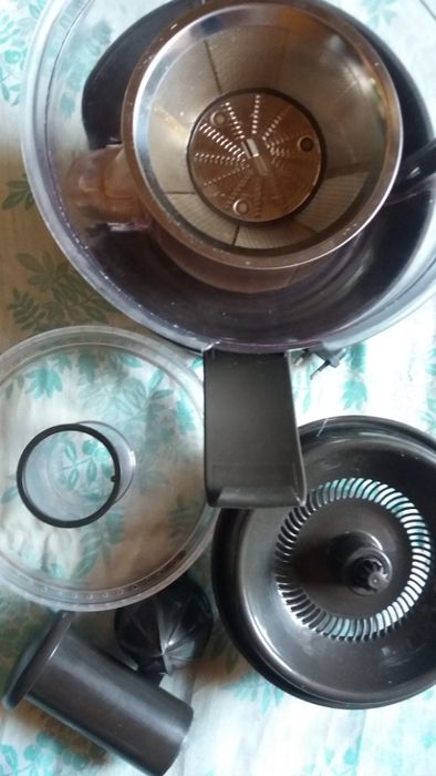 Соковыжималка MOULINEX JU 385 H30