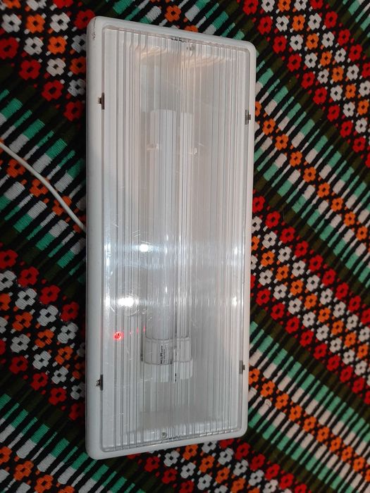 Dois Candeeiros/luzes de emergência