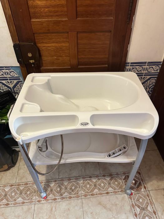 Banheira/Trocador Brevi com Almofada – Bom Estado