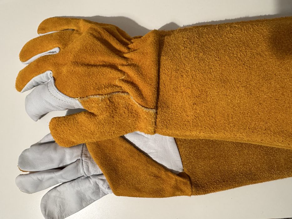 Rękawice spawalnicze. Nieużywane