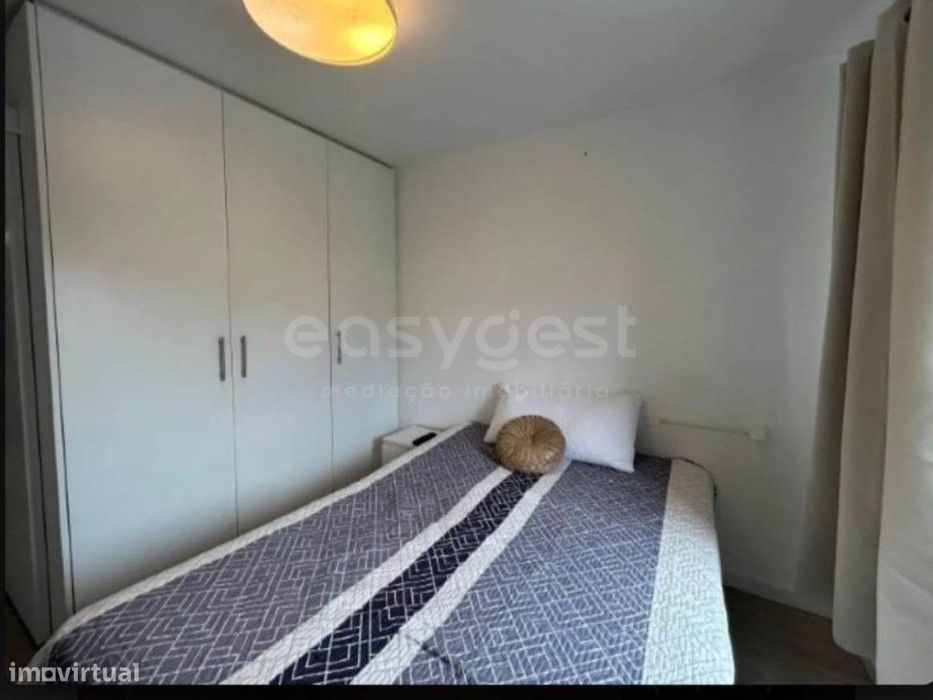 Apartamento T3 com lugar de garagem situado nas Barrocas