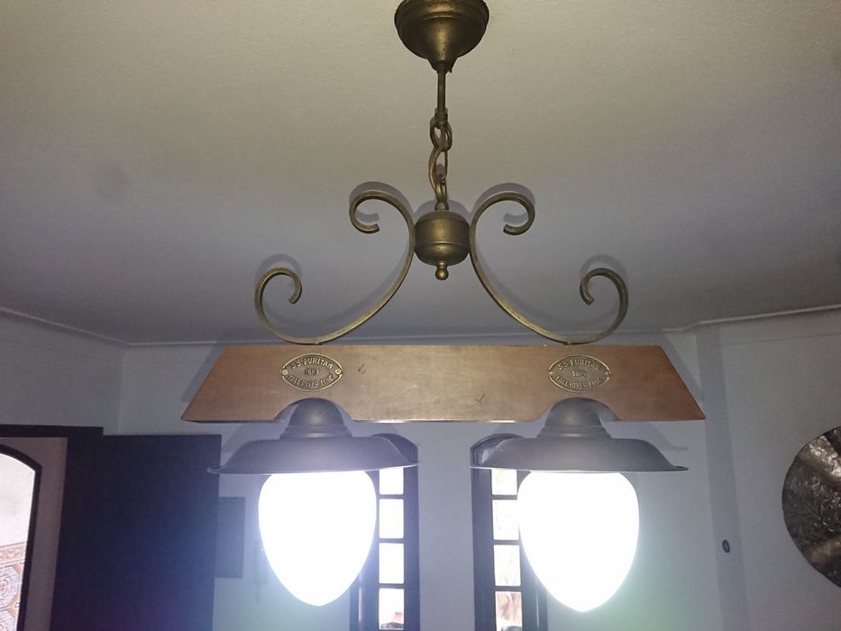 Candeeiros para Sala ou Cozinha + Móvel Estante