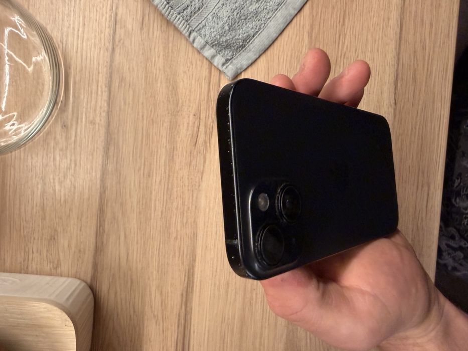 Iphone 15 128 GB 85% baterii