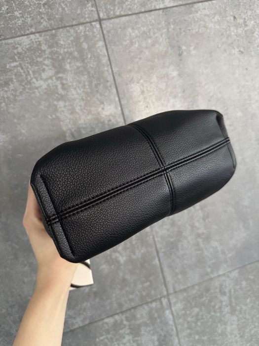 Nowa czarna mała polene neuf mini chmurka skórzana do ręki z paskiem