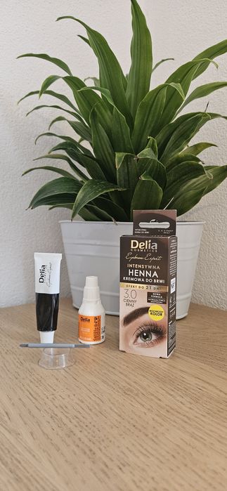 Brązowa intensywna kremowa henna do brwi ciemny brąz  Delia
