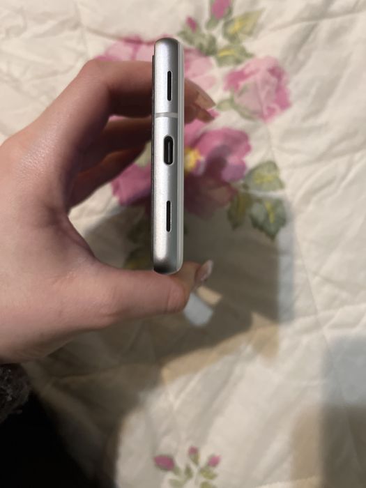 Google Pixel 7A biały