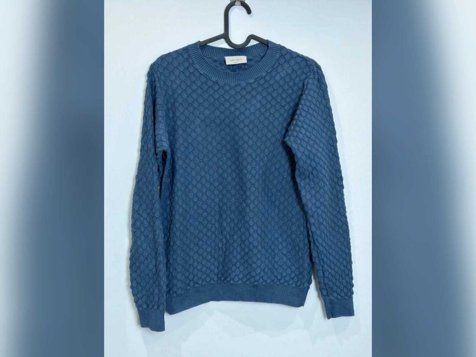 Sweter niebieski bawełniany, okrągły dekolt, regularny krój M