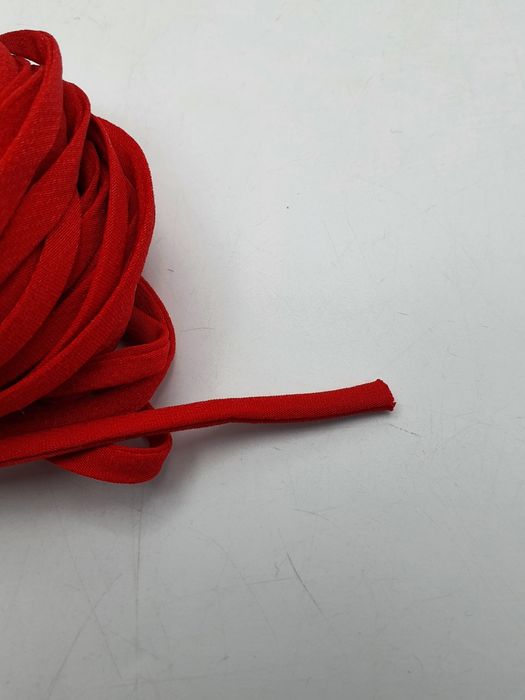 Tasiemka czerwona kupon 15 m.