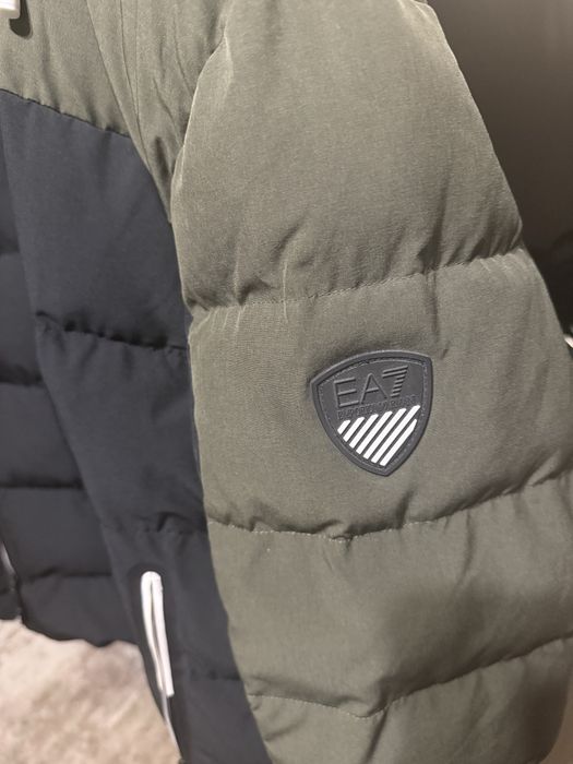 Куртка пуховик ARMANI EA7 , розмір S