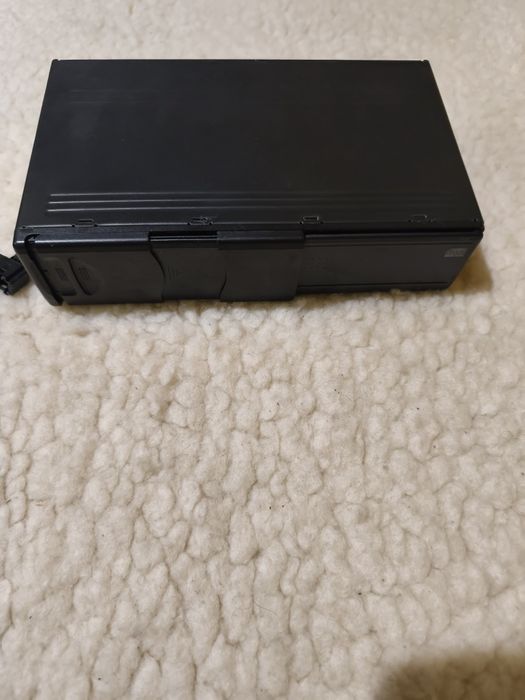 Zmieniarka płyt Alpine