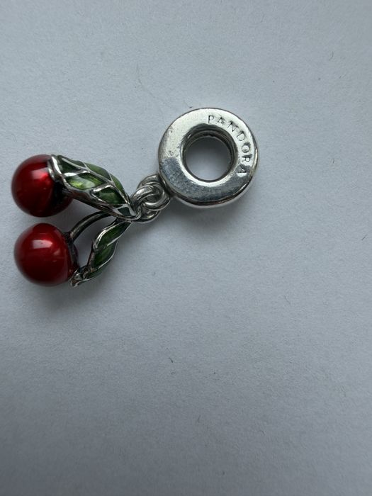 Pandora charms wisienki