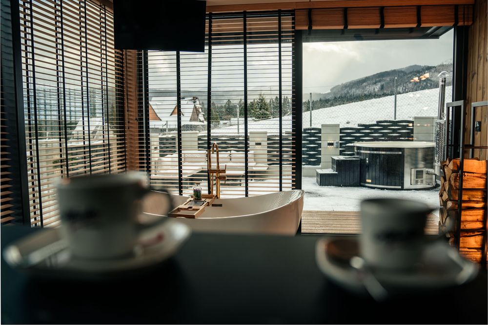 VIP GLASS - prywatne jacuzzi i balia, dostępne od zaraz