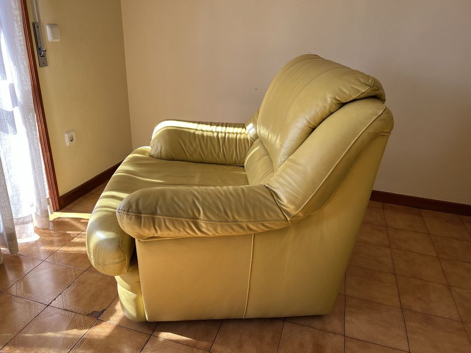 Sofá + 2 Cadeirões