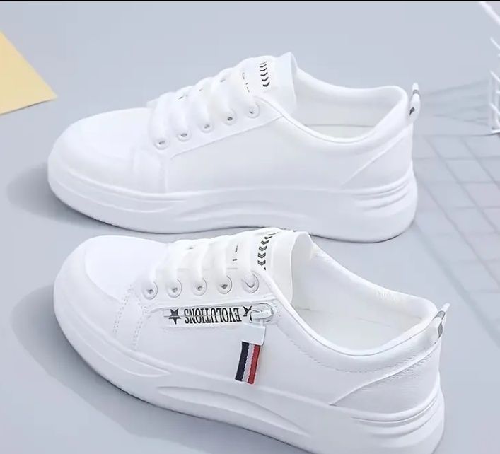 Жіночі кросівки р.38 (23,5 см) Нові