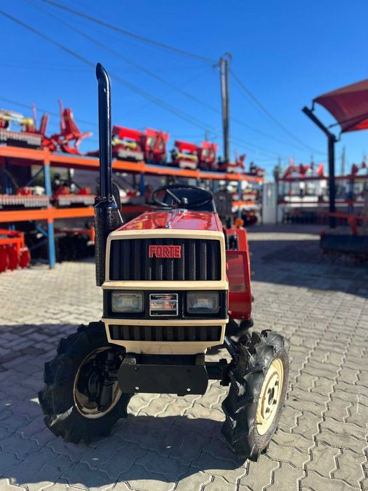 Trator YANMAR F15D imaculado