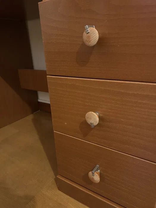 mesa de escritório com cadeira