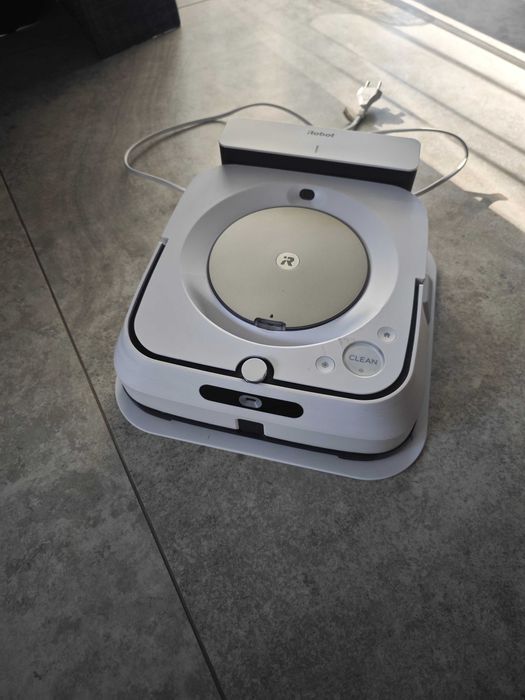 Robot mopujący iRobot Braava Jet M6+duży zestaw akcesoriów