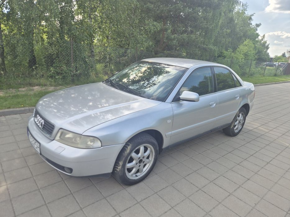 Audi A4 Limousine