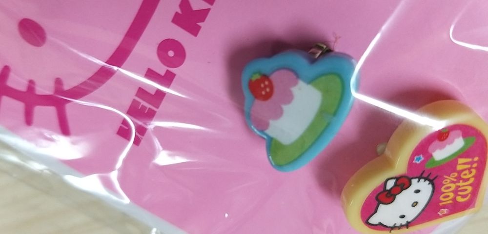 2 aneis ajustáveis Hello Kitty.