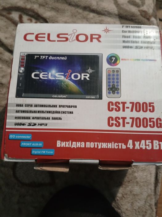 Продам магнітолу до машини