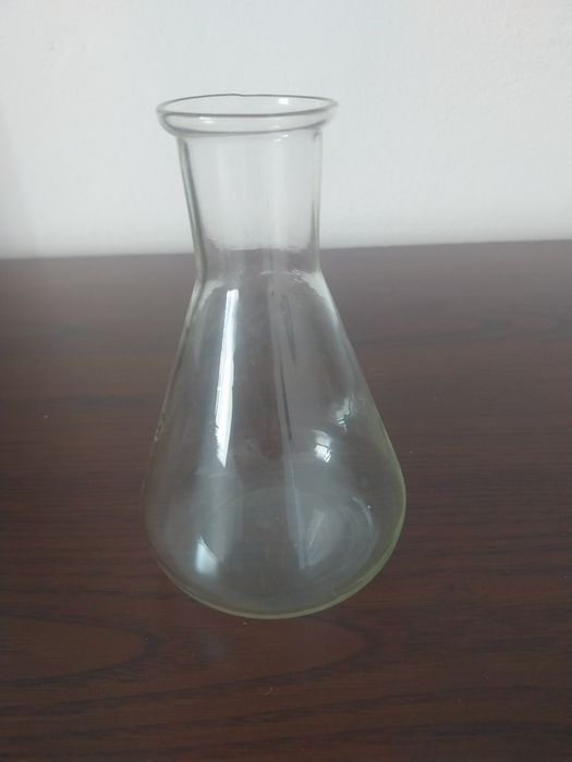 Laboratoryjne naczynie 0,2 l.