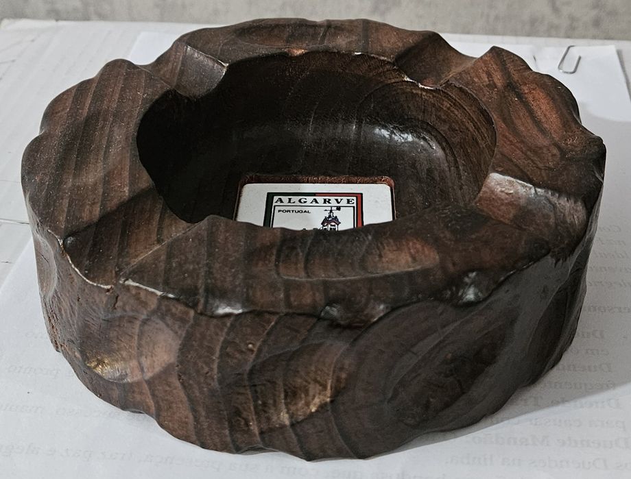 Cinzeiro em Madeira Ultra-Leve