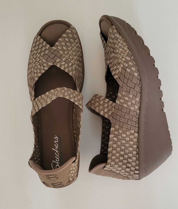 Жіночі босоніжки бренду Skechers. Босоніжки женские.