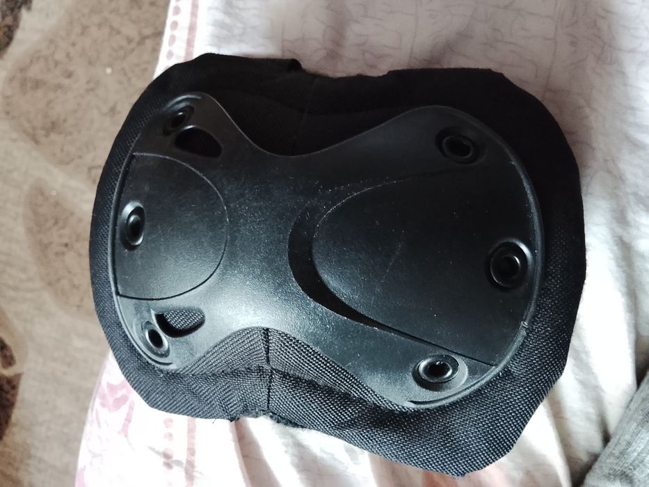 Захисні наколінники для роликів / самоката / скейта