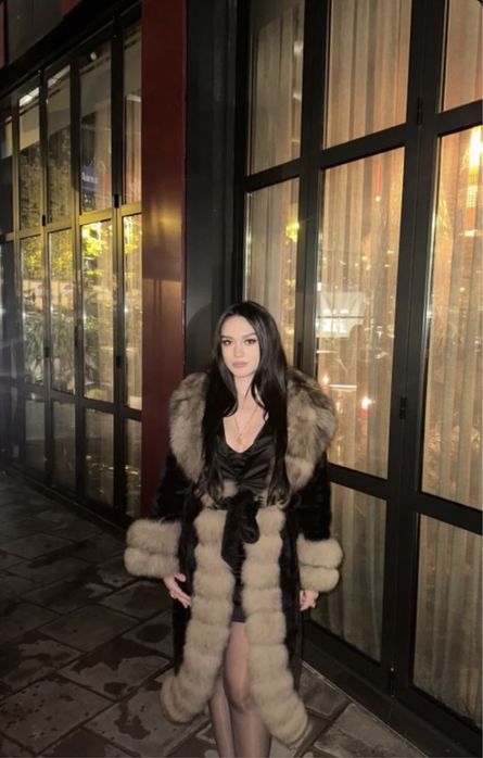 Шуба пальто з натуральним хутром