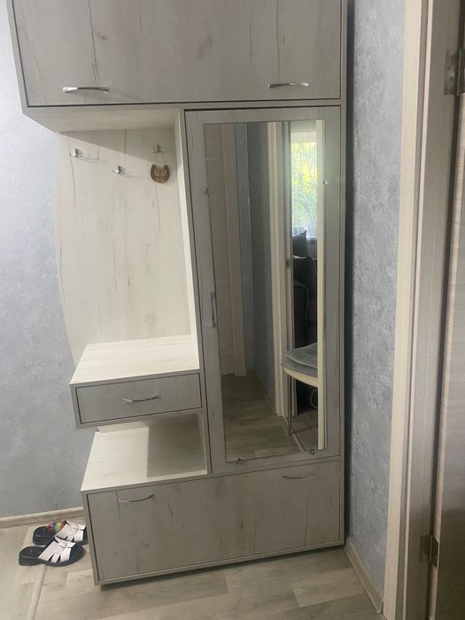 Продаю прихожу в дуже гарному стані