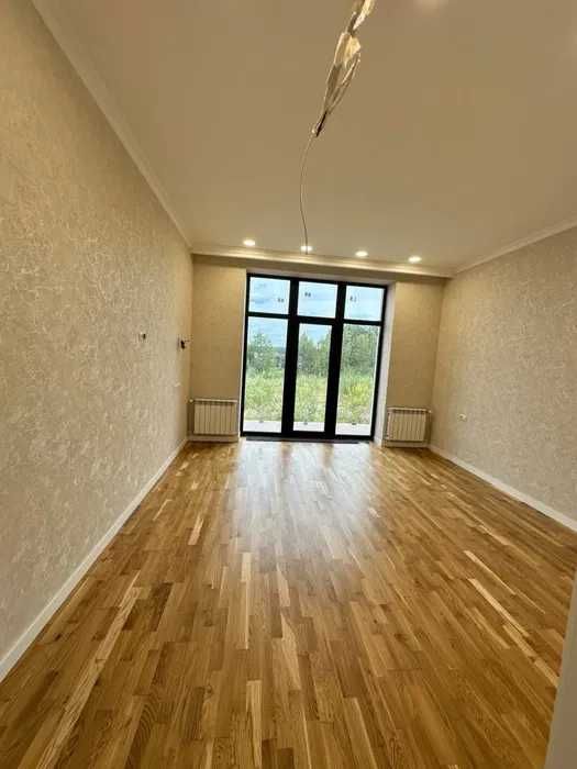 Будинок з ремонтом 207м2, 10 соток КМ, Стоянка - 330000уо