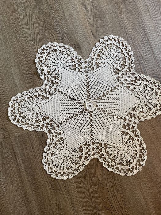 Naperon e barra de crochet