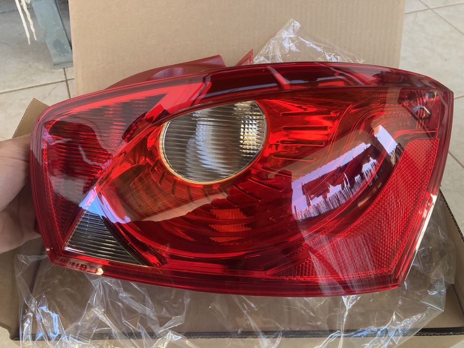 Farolim Seat Ibiza tras lado drt